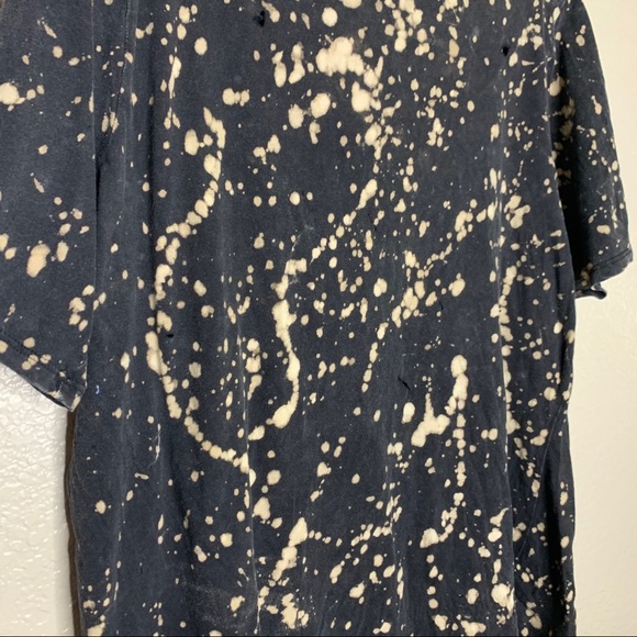 Hand Bleached Graphic Tee V Neck Key Hole - DIY Size 16 - Picture 4 of 10
